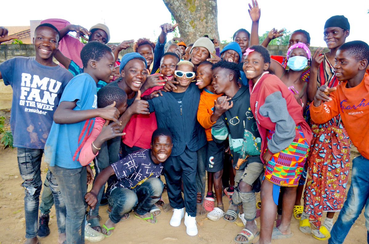 kopalarichman's tweet photo. Since chipolopolo 🇿🇲 has won 🏆 Today I decided to pay a visit along the streets of Lusaka to see where street kids are present, the aim was to give back to the place that I came from. My contribution to them was some drinks, food and clothes❤️🙏

Boss wabonse 🇿🇲🌍🌏🌎🙏✈️✈️✍️✍️ https://t.co/JaTP01mQxA
