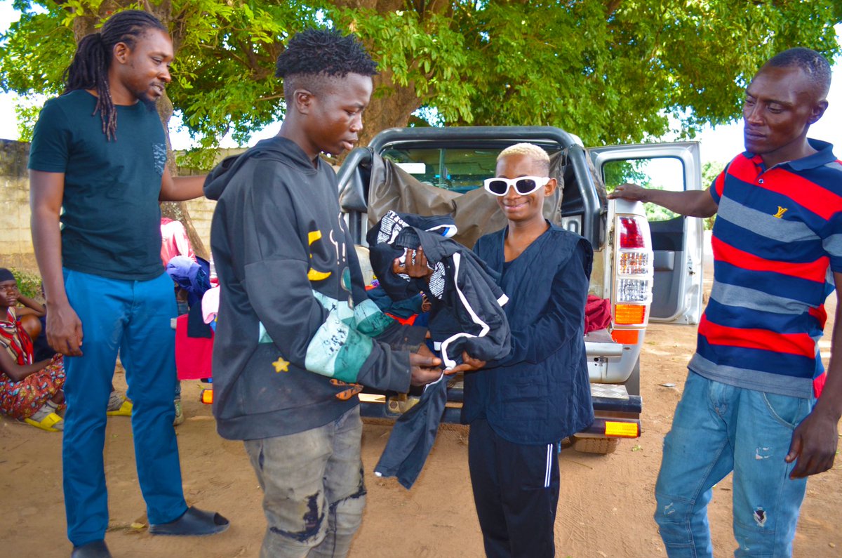 kopalarichman's tweet photo. Since chipolopolo 🇿🇲 has won 🏆 Today I decided to pay a visit along the streets of Lusaka to see where street kids are present, the aim was to give back to the place that I came from. My contribution to them was some drinks, food and clothes❤️🙏

Boss wabonse 🇿🇲🌍🌏🌎🙏✈️✈️✍️✍️ https://t.co/JaTP01mQxA