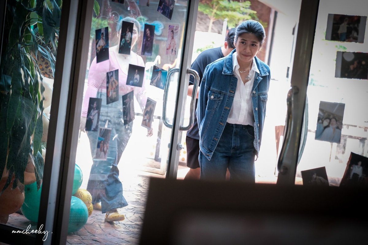 sarahgallerys's tweet photo. || รอยยิ้มของเธอได้มองก็ชื่นใจ
รอยยิ้มของฉันได้มองเธอก็พอ || 
🎶 : @sarah_salola 
📸 : mmcheeky 
#เธอชอบร้องฉันชอบฟัง 🎸🎶
#sarahsalola #mmcheeky #ตากล้องร่าห์ปิ๊ก https://t.co/gmlkbwhNgO