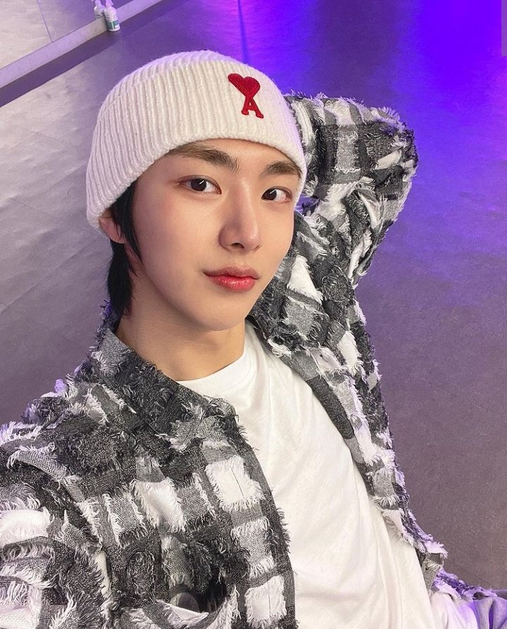 BiginningTurkey's tweet photo. [Yoo Heedo İnstagram Güncellmesi ]

Pratik bitti pratik yaptım pratik bir dahakine pratik yapıp pratik yaparken ~ !
#peakteametim #24saat #oy ♥️

 #희도 #민표 #벤지 #제이훈 #건민 #진석  #터키비기닝 #비아이지터키 #jhoon #jinseok #minpyo #benji #gunmin #heedo  #비아이지 https://t.co/GVk5eEfYZm