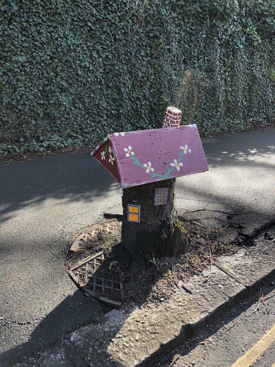 kt51012297's tweet photo. @plymouthcc I’ve heard that you have a few tree stumps to deal with in #plymouth city centre. Need to disguise them? Don’t know what to do with them? I spotted this yesterday, thought it might help you. https://t.co/bDzVXRTrXn