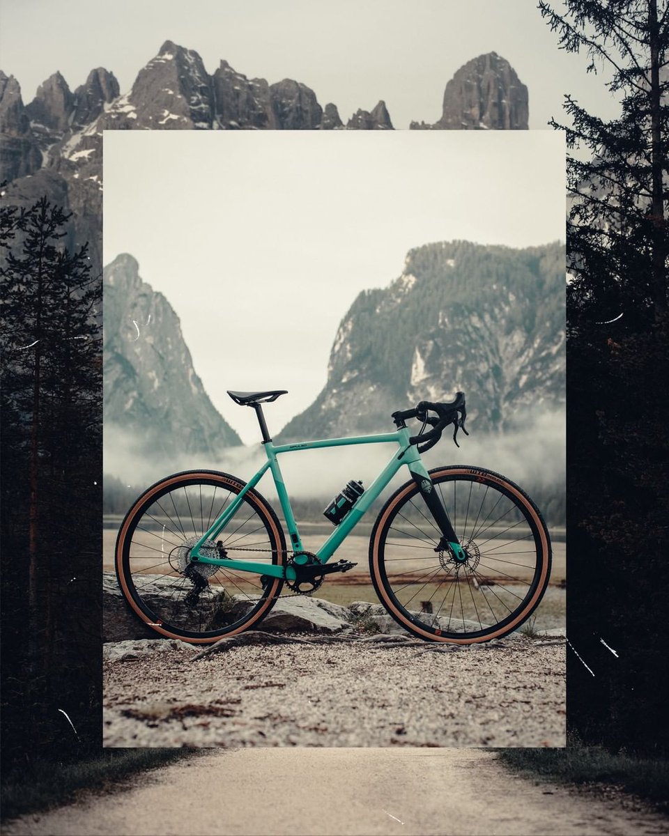 BianchiJAPAN's tweet photo. オンロードでもオフロードでも速く走ることの純粋なスリルを。ライディングへの情熱を解き放つ。

#Bianchi #ビアンキ #RideBianchi #ImpulsoPro #gravelbike #UnlimitedGravel #UnlimitedFun https://t.co/bZfSRRDO3R