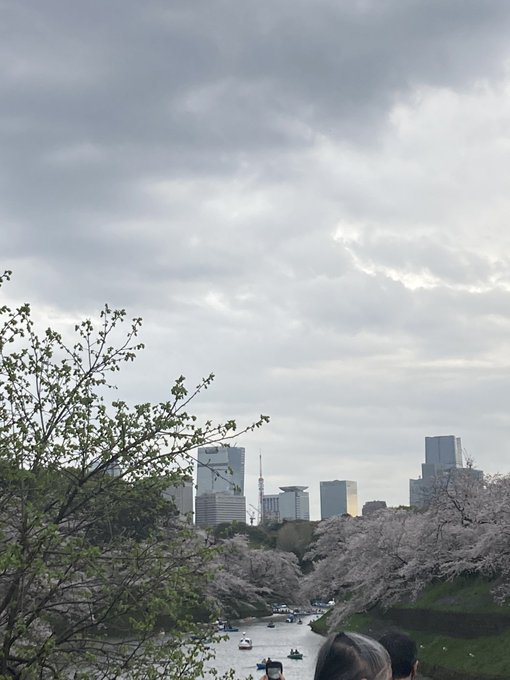 君の名はか天気の子　Bパートに出てきそうな光景 