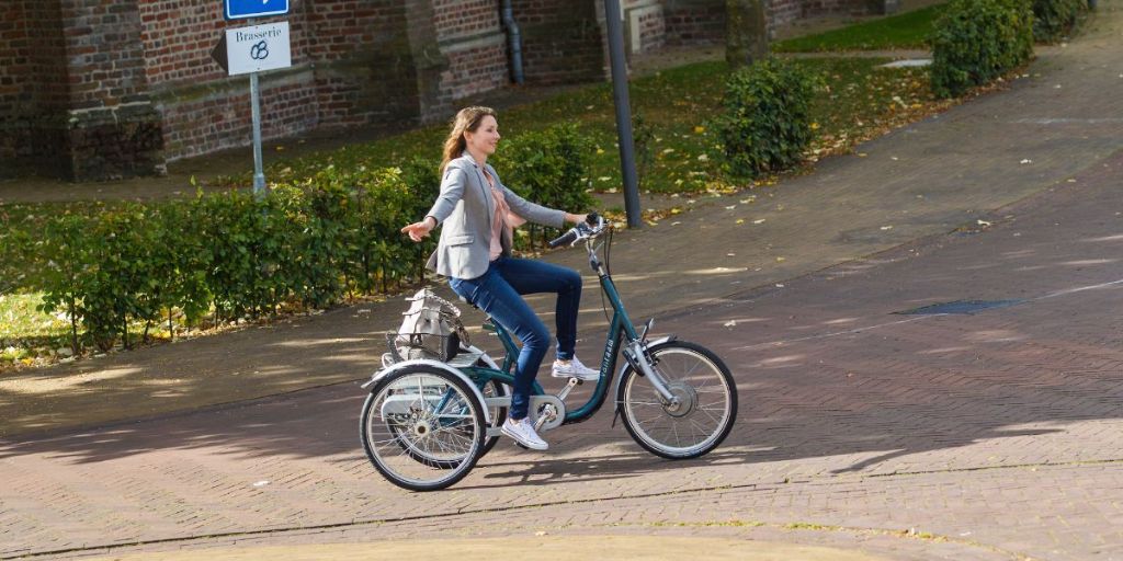 Tip van de week! 💭

Voor de eerste keer met een aangepaste fiets deelnemen aan het verkeer is voor velen spannend. 🚴‍♂️

Lees in dit artikel wat de mogelijkheden zijn om met je aangepaste fiets met een zeker gevoel deel te nemen aan het verkeer. 👇

vanraam.com/nl-nl/advies-i…