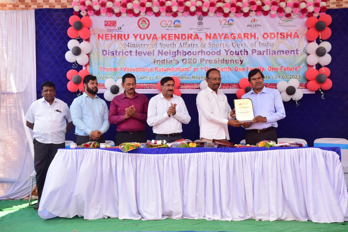 YuvaNayagarh's tweet photo. Organization of  Neighborhood Youth Parliament by NYK Nayagarh at Govt. ITI college wherein Youths from dist. Participated  and various dignitaries were present at the Programme.
@Nyksindia @YASMinistry @AdmnNayagarh @NYKS_Odisha @ianuragthakur @PIBBhubaneswar https://t.co/2piuERkLVU