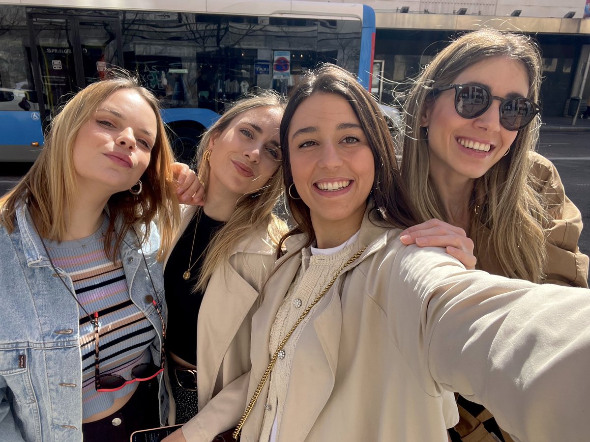 maria_ar7's tweet photo. un finde amb amigues sempre és vitamina en vena 💗💖💞💓💗💘💖💕 https://t.co/d7990DeTTh