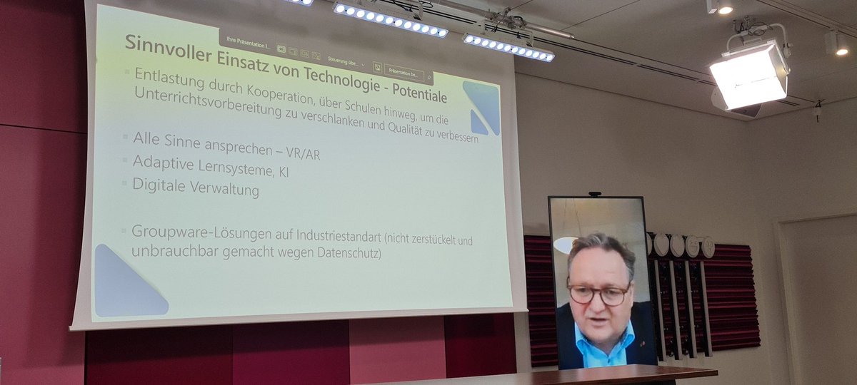 Plädoyer für fachschaftsbezogene Kooperation zur Reduzierung der Arbeitslast...#bildungsforum23
Machen wir schon, gell <a href="/FlippedMathe/">Sebastian Schmidt - BY</a> 🤙 <a href="/BayerischerBrlv/">Bayerischer Realschullehrerverband (brlv)</a>