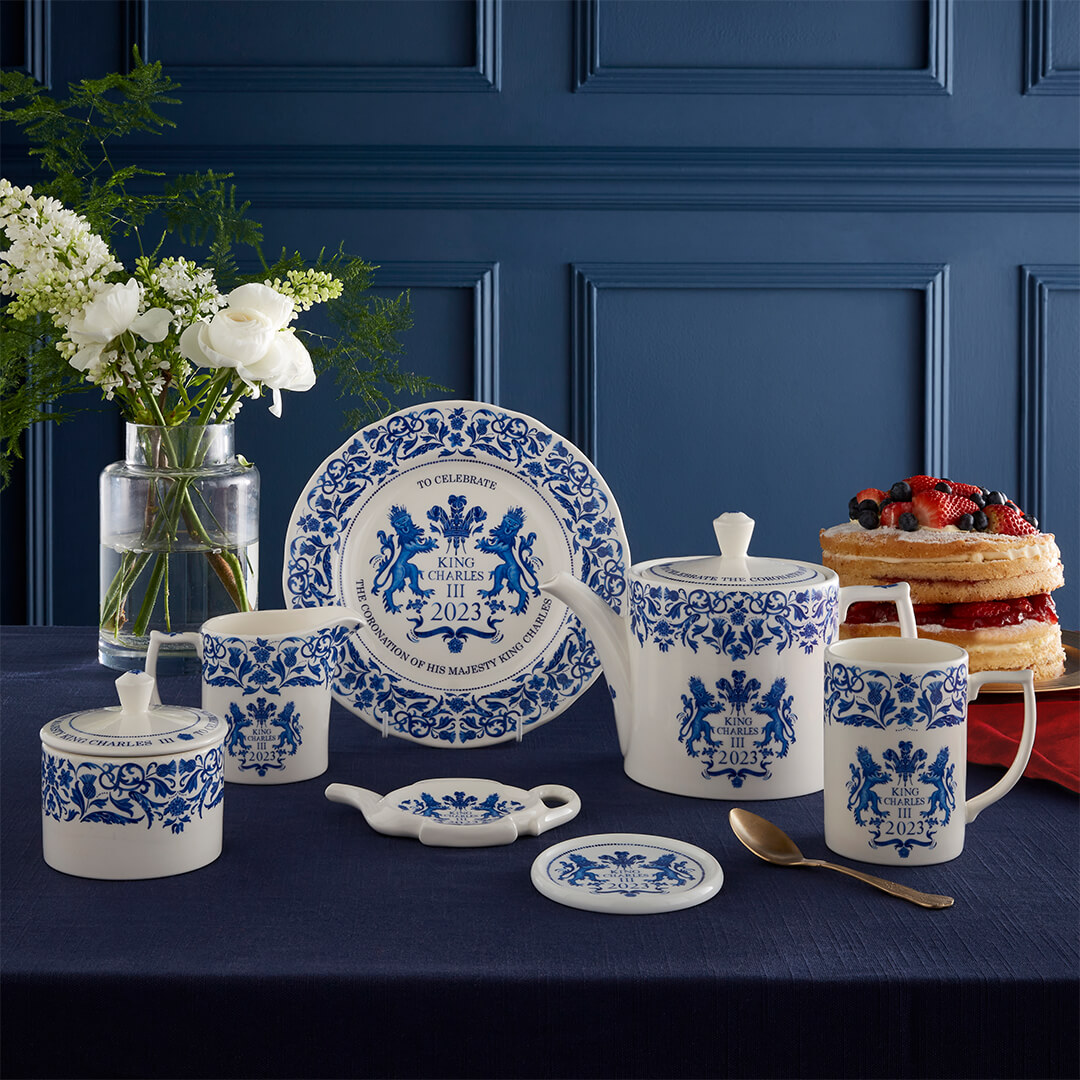 HartsOfStur's tweet photo. Check out this stunning Kings' Coronation range from Spode! β
Perfect for everyday use or as a decorative piece to commemorate a crucial moment in history. π
SHOP NOW π https://t.co/hEs7UkVi9t
#coronation #kingcharles #spode #kitchenware #sturminsternewton #hartsofstur https://t.co/BEbDuUr4sS
