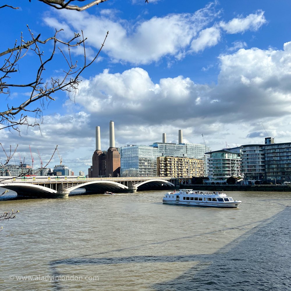 Have you been to London’s iconic Battersea Power Station since it reopened last year? It’s worth a trip to see the amazing interiors. 😍