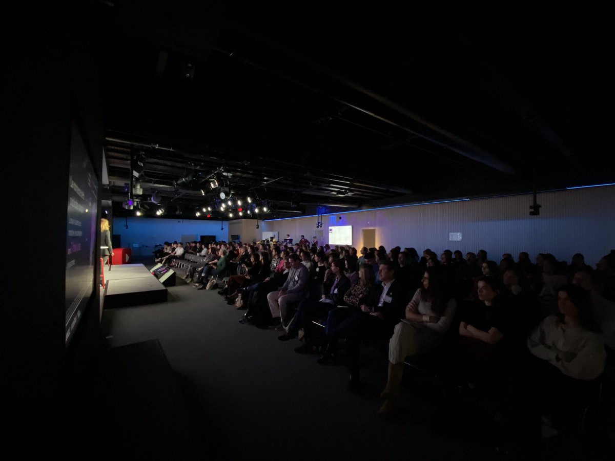 AACClive's tweet photo. . @cecilelejeune1 @vmlyrparis et Anne-lise Toursel présentent le programme #Creativityisbusiness on stage chez @GoogleFR avec 3 campagnes décryptées @MarcelAgency @backmarket @GroupeSNCF @PublicisConseil @stephanechery @VanessaVVKS @thegoodcompany @MacifAssurances https://t.co/vcskjHYJVO