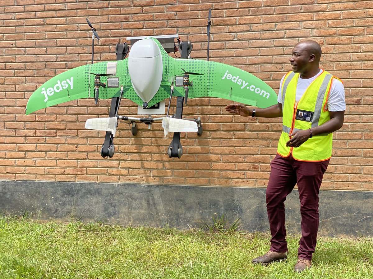 265ChristinaK's tweet photo. We held a sensitization campaign at Mzimba District Hospital last week. MoH has allocated @jedsy_drones with three districts, Mzimba being of them. Mzimba has a number of hard to reach health centers therefore, medical supplies take time to reach them. #dronesforhealth https://t.co/hwVUglCZBk