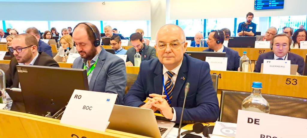 Emil_Boc's tweet photo. Today, 27.03: 🇪🇺 European Committee of the Regions @EU_CoR hosts the launch of the latest EU Regional Competitiveness Index

➡️ LIVE @ 13:30 CET: https://t.co/8RVtICgjQ9

W/ Commissioner @ElisaFerreiraEC &amp; Mr. @PeterBerkowitz1

#EUCoR #EuropeanCommission  @EU_Commission #DGregio https://t.co/Wj1NAp1Dbe