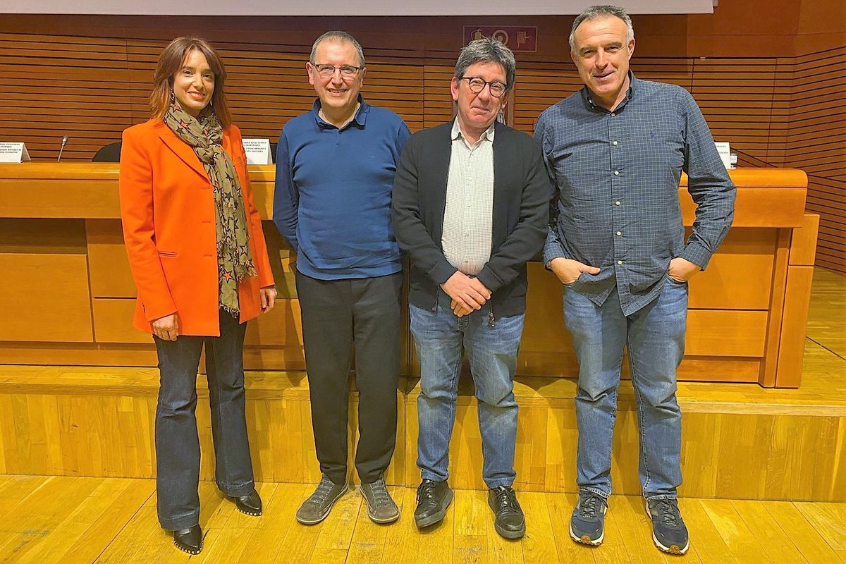 grupo_ssi's tweet photo. Personalización y #profesionalización de los #cuidados de larga duración en el entorno comunitario.

@_SusanaMoreno_ participa en #Zahartzaroa2023 - con
@FantovaFernando @zalaka11 @JaviYanguas 

Eskerrik asko @zahartzaroa #GrupoSSI #SSILana #SSIMet 

https://t.co/0JdnpkwzEQ https://t.co/sX9BdkqLRc