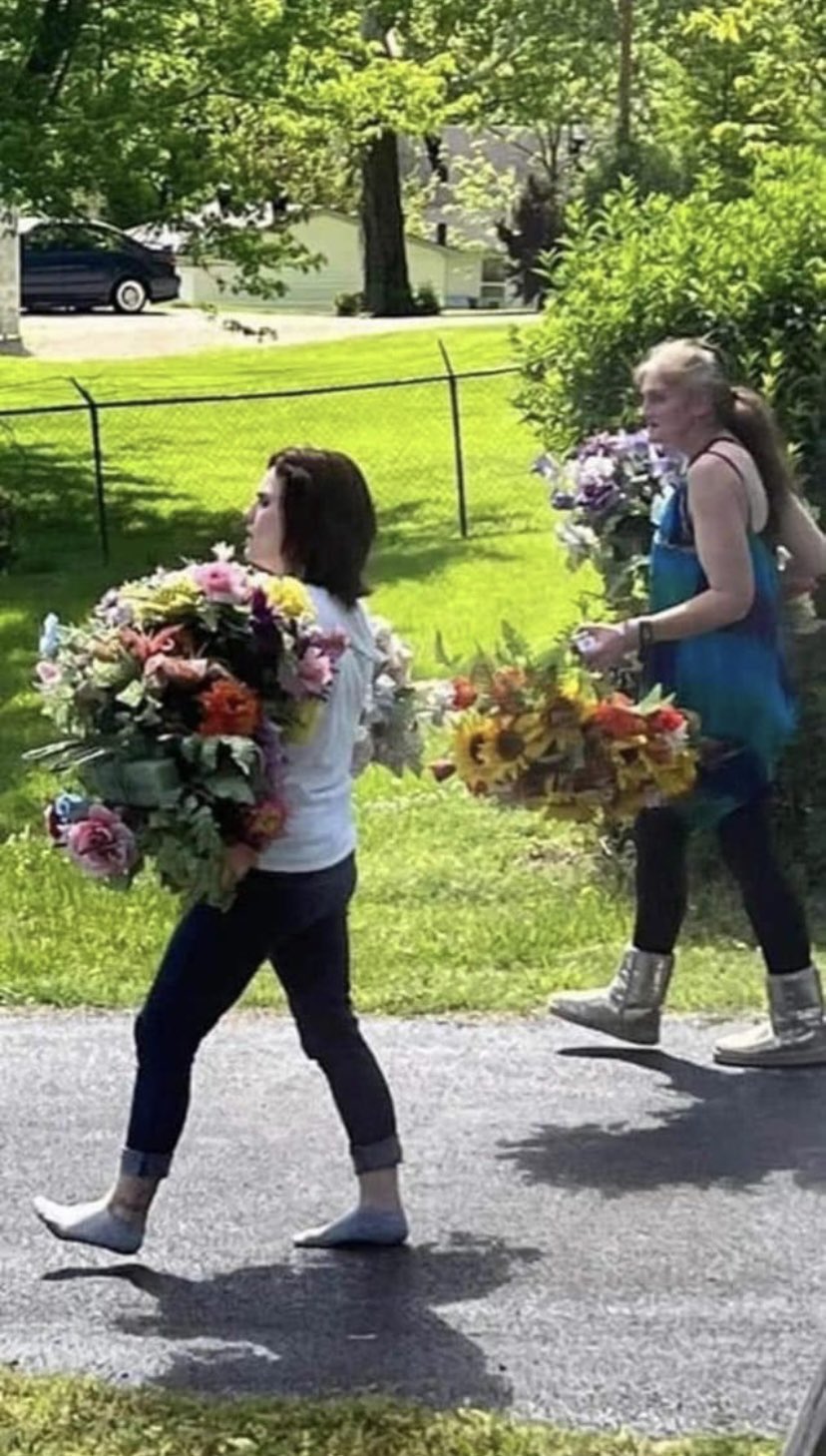 MJK on Twitter "These 2 women stealing flowers off people's Graves. 😡