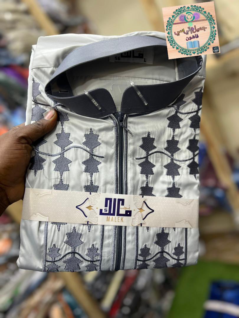 jalabsnlots's tweet photo. I sell quality Jalabias in different designs and patterns. Available from 
56-62. 

 Also female Abaya for adult and kids Avaialble XL-4XL. https://t.co/tn0wa91b3F