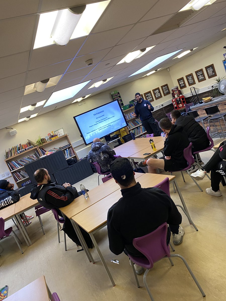 _PrimroseHillPE's tweet photo. Great to have @NFLUK back in school delivering the @NFLFLAG training for teachers!! @_PrimroseHill @SportMattersDG @EdgeRushFlagUK https://t.co/Fjjrhx5CcI