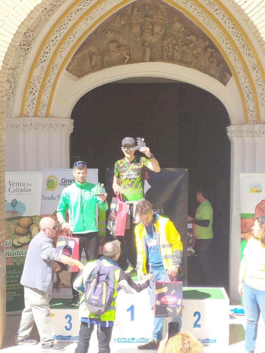 Nos mantenemos en forma! 💪

Daroca Trail: 25K y +1100 ⛰️
5ºabsoluto 1ºVeterano

Estupenda carrera y ambiente!!

Cañaaa!! Seguimos!!! 🏃‍♂️