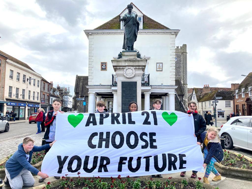 XRebellionUK's tweet photo. Up &amp; down the UK banners are dropping as we get ready for #TheBigOne

See you at Parliament #21April &amp; we need everybody #ChooseYourFuture https://t.co/gZcgNI8FK3