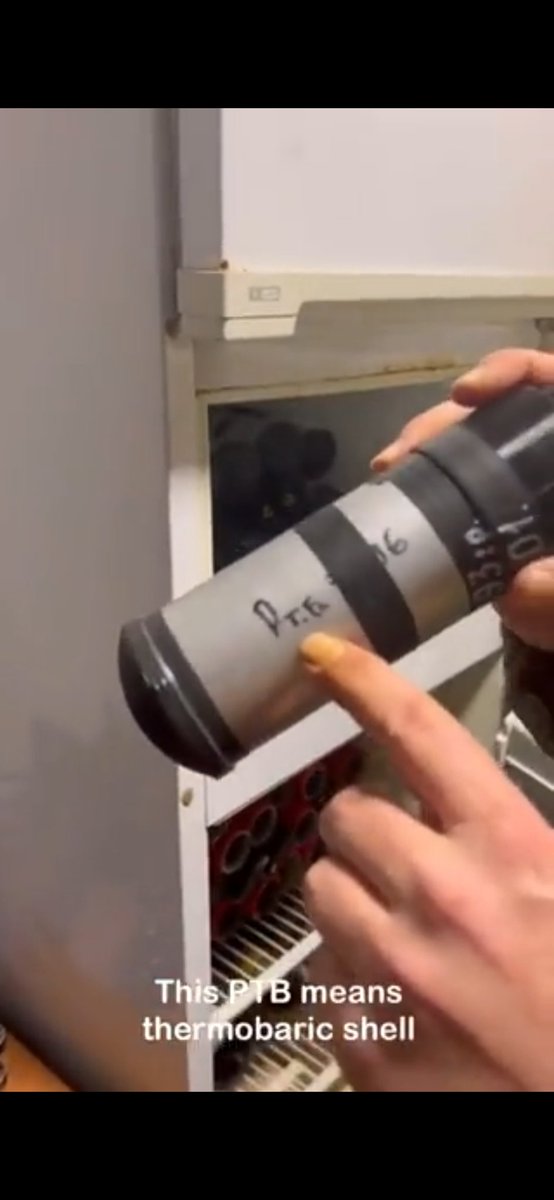 40cycas's tweet photo. @RichardJFegan @AllaPoedie All this video shows is that anyone can write whatever they want on the grey cans. https://t.co/GfZ5GGql2E