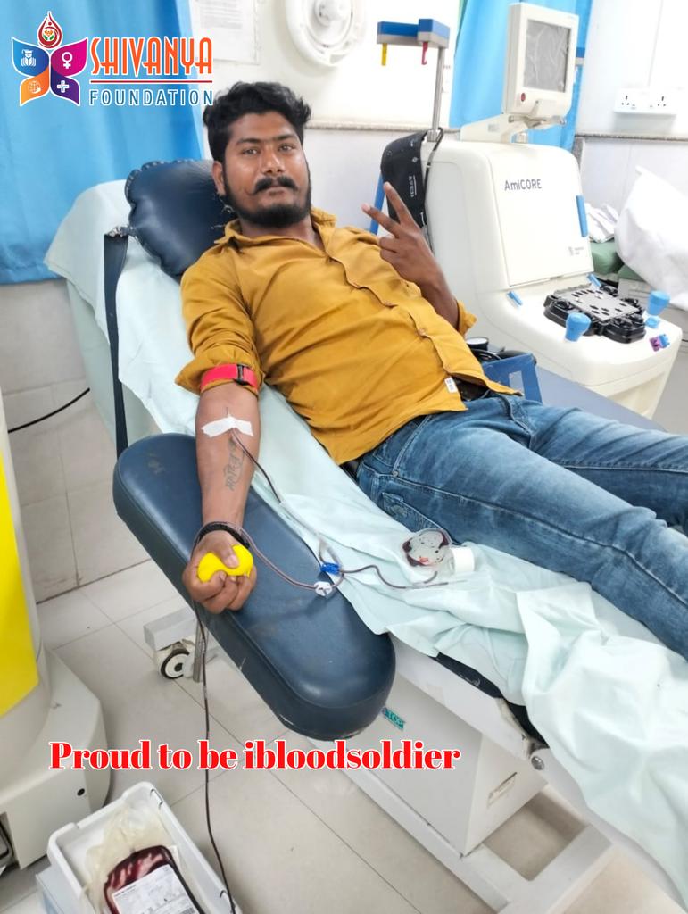 lionsarvesh's tweet photo. भदोही की बेटी जो ब्लड कैंसर से पीड़ित हैं, उसकी जान बचाने के लिए हमारी टीम रक्तदान किया।
रक्तदान महादान 
@NACOINDIA @ibloodsoldier @mansukhmandviya @DrGeetaAgarwal1 https://t.co/JneK5wGxoJ