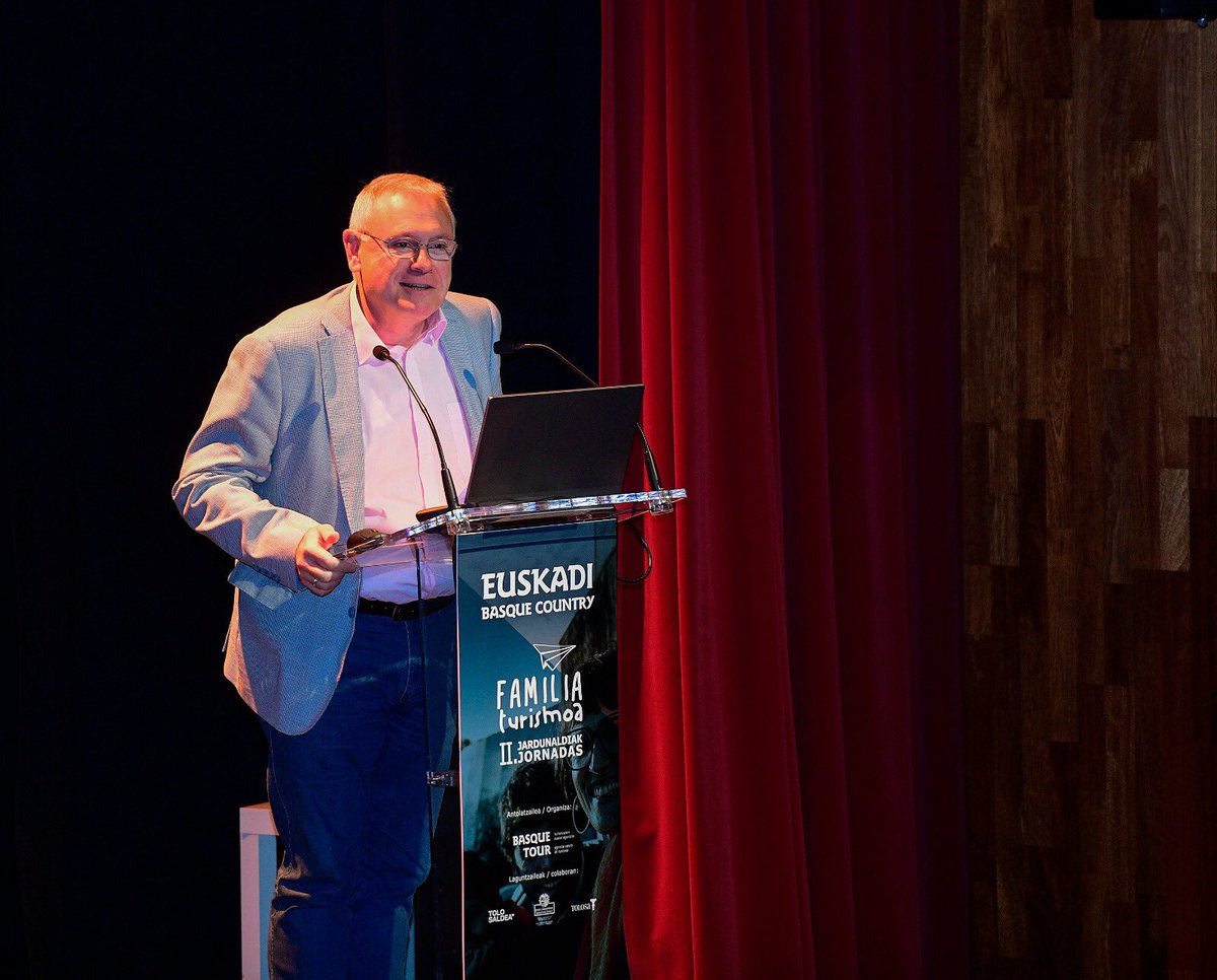 Escuchamos a Daniel Solana, director de Basquetour  incidiendo sobre la necesidad de trabajar por un turismo familiar de calidad en pro de un destino sostenible que atraiga a un turista responsable #TurismoFamiliarEuskadi #FamiliaTurismoaEuskadi
