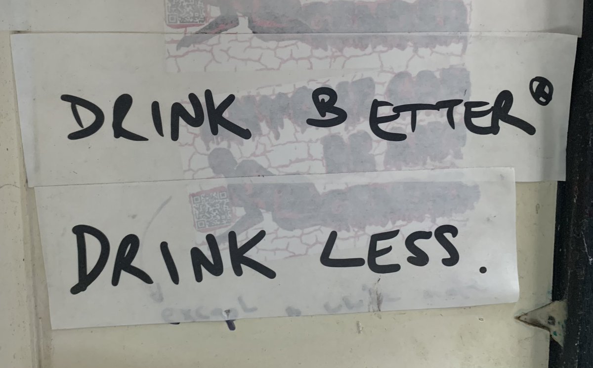 #drinkbetter #drinkless #drink #alcohol #melbourne #graffiti #slogangraffiti @graffiterati @sevenbreaths
