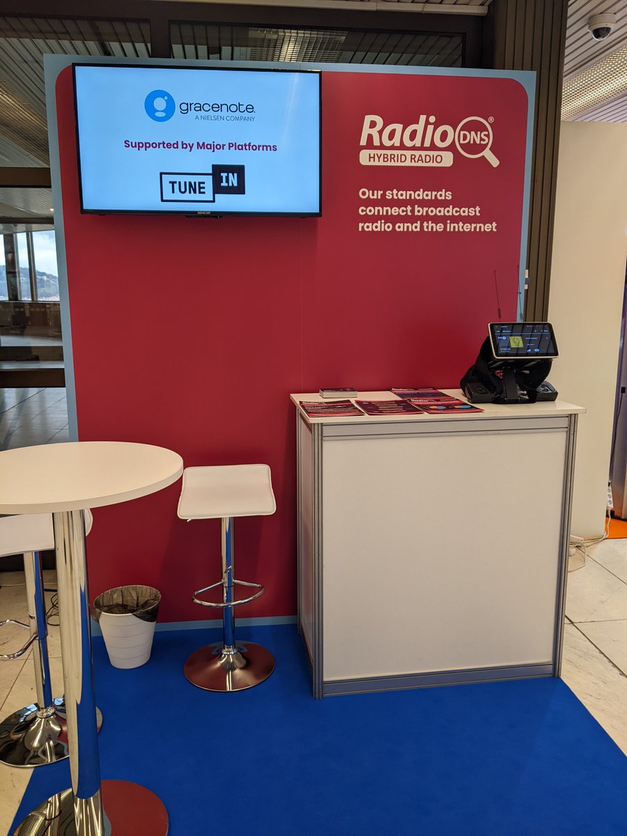 RadioDNS tweet media