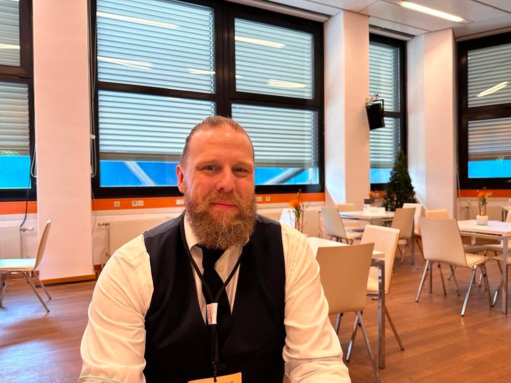 Hören👂!
Marc Woods, Marketingleiter für Digitales &amp; Automation <a href="/SiemensHealth/">Siemens Healthineers</a> erklärt im Podcast 🎧 #Einblick auf dem europäischen 🇪🇺 Röntgenkongress #ECR2023 in Wien, wie #KI Prozesse &amp; Workflows👩‍💻 in der Radiologie 🩻 schneller macht.
Mehr ⏩ soundcloud.com/einblick-berli…