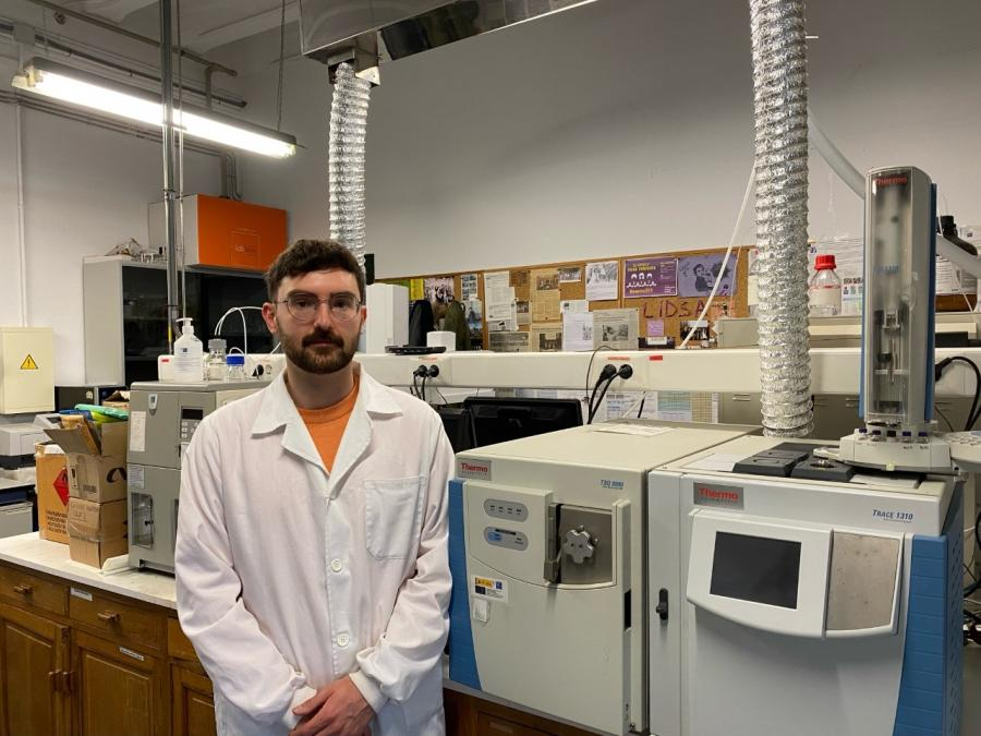 UniversidadeUSC's tweet photo. 🔬Unha #investigación avalía os potenciais perigos do #caucho reciclado

@DanielArmada estudou na súa tese doutoral como o contido químico dos pneumáticos triturados e reutilizados en diversas superficies pode contaminar a auga e o aire lideiros

🗞️
https://t.co/riMYbTCS4u https://t.co/H4nqy29LK0
