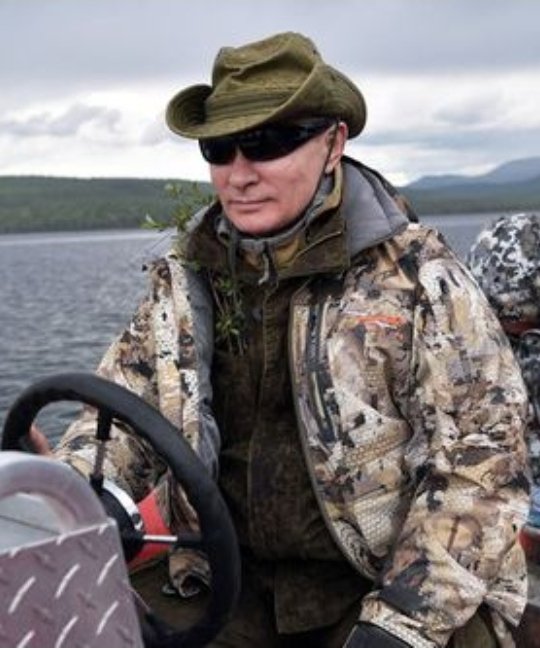 RickOceanMusic's tweet photo. Putin is playing the provocative #nuclear card again. This time, threatening to stage them in Belarus, to intimidate NATO and the West. Another lousy export from Russia, to go along with gas, vodka, nesting dolls and terrorism. https://t.co/yHdUu3LDrf