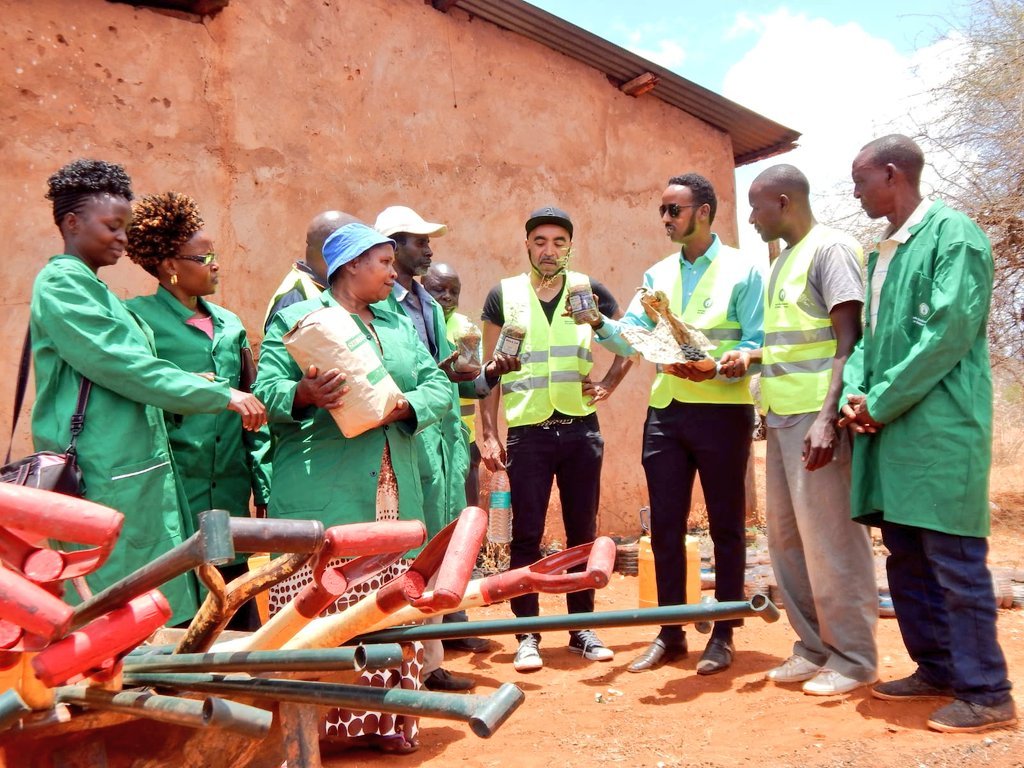 OurCbo's tweet photo. Save Our Environment CBO under the leadership of Idris Mohamed and Emmanuel Mwakoi and Albashir Mwalozi hosted Mathew a UK citizen who visited our organization with the intention of partnering with us in service delivery to improve the livelihood of Marungu ward. https://t.co/p17T33Curb