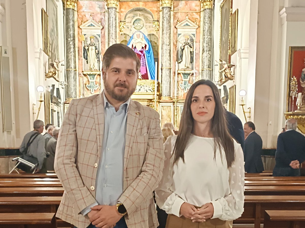VoxCamas's tweet photo. Asistencia de nuestro portavoz y candidato Ignacio Muñiz al Pregón de la Semana Santa de Camas 2023 en compañía de nuestra edil Ana Isabel Manzano.

¡Siempre con nuestra gente y nuestras tradiciones!

#CuidaLoTuyo https://t.co/V5uBc5FPBC