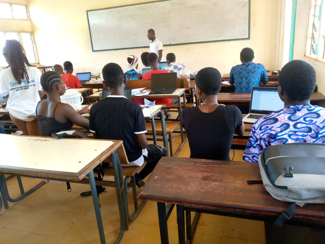 ujdmMan's tweet photo. #InfosUJDM 𝗕𝘂𝗿𝗲𝗮𝘂 𝗱𝗲 𝗗𝗮𝗹𝗼𝗮
Comme annoncé la semaine dernière, le bureau de Daloa de l'Union des Jeunes Dynamiques de Man (#UJDM) a tenu, à l'Université Jean Lorognon Guede (#UJLG), sa formation approfondie en #Word, ce dimanche 26 mars 2023.
1/2 https://t.co/kPQhWiyXUF