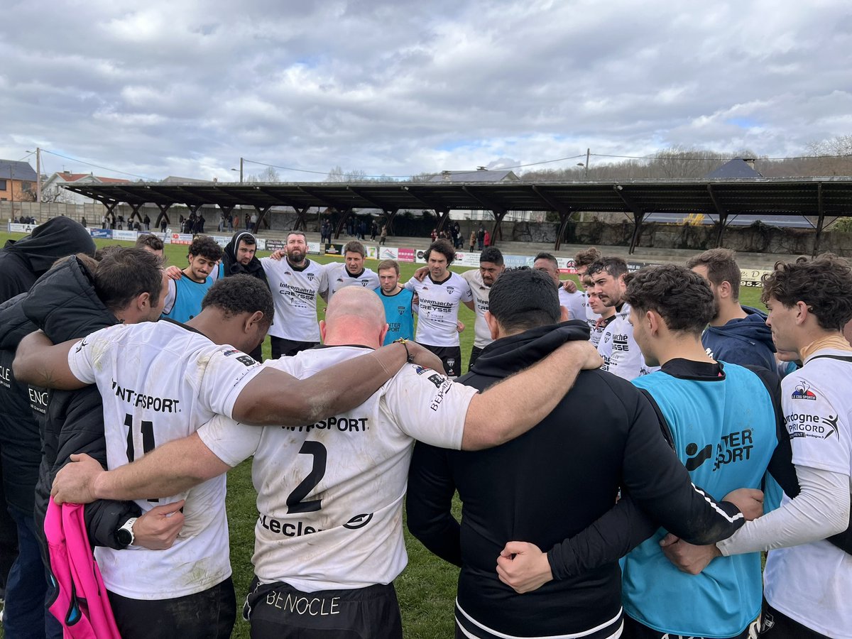 𝗙𝗶𝗻 𝗱𝘂 𝗺𝗮𝘁𝗰𝗵 ❌

Après une grande bataille sur le terrain entre les deux équipes, nos joueurs s’inclinent 27-14 face au Stade Bagnérais Rugby !

Rendez-vous le dimanche 2 avril avec la réception de Peyrehorade à Gaston Simounet 🏟️