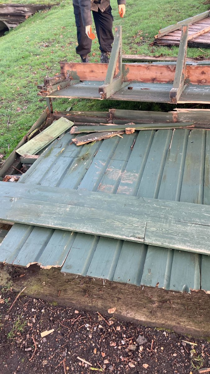 Miles_gkeeper's tweet photo. This morning the Greenkeepers @ashfordkentgc had a lovely surprise of a shelter at the 5th “Fagg’s” vandalised and destroyed.  #why #vandals #upsetting #pointless https://t.co/pNR7S5DmEk