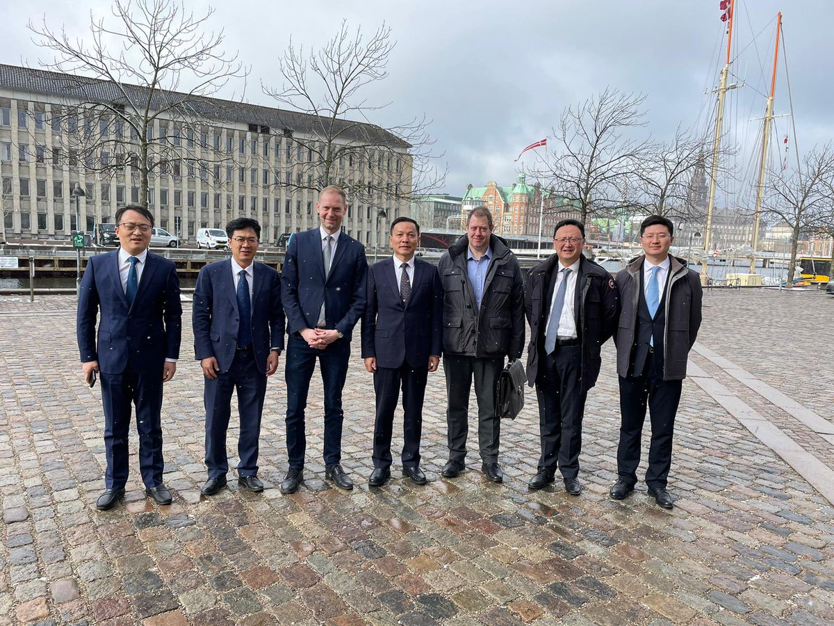 Excellent meeting today with the Mayor Mr. Yang Wanping of #Nantong and his delegation. Discussing maritime business cooperation between 🇨🇳 and 🇩🇰