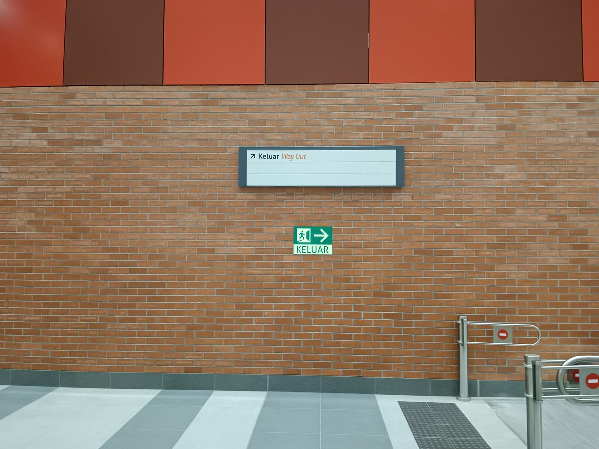 hasanul's tweet photo. @MRTMalaysia Please add signage to Pintu B &amp; C at Sentul Barat MRT.. https://t.co/EbuBAJdCjQ