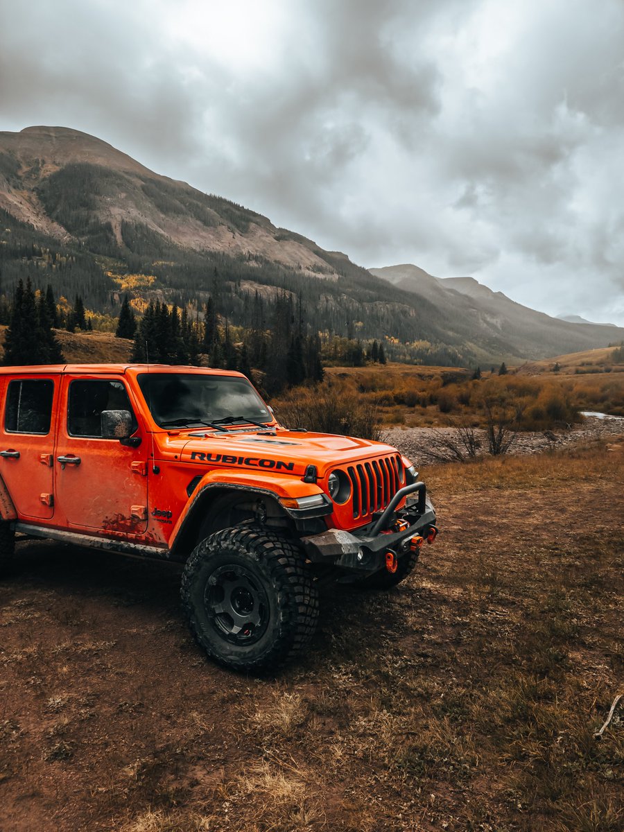 'Society speaks and all men listen, mountains speak and wise men listen.' - Muir #mountainmonday #shewhowanders #jeeptrails #sanjuanmountains #jlwrangler #thatadventurelife #jeeplife #jeepadventures #mtnfolk #wilderness_culture