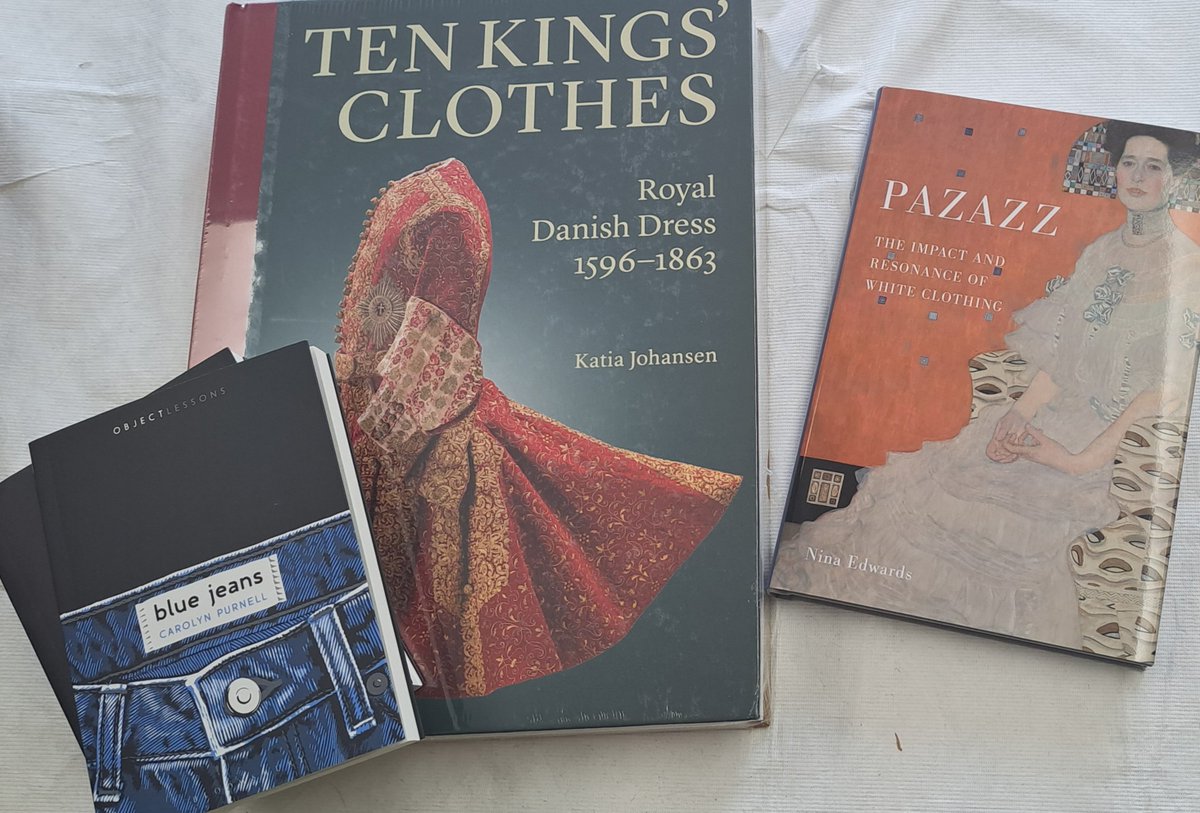 Calling all @DressHistorians members! I have a lovely long list of new books to review. If you'd like to submit a proposal, please contact me via books@dresshistorians.org