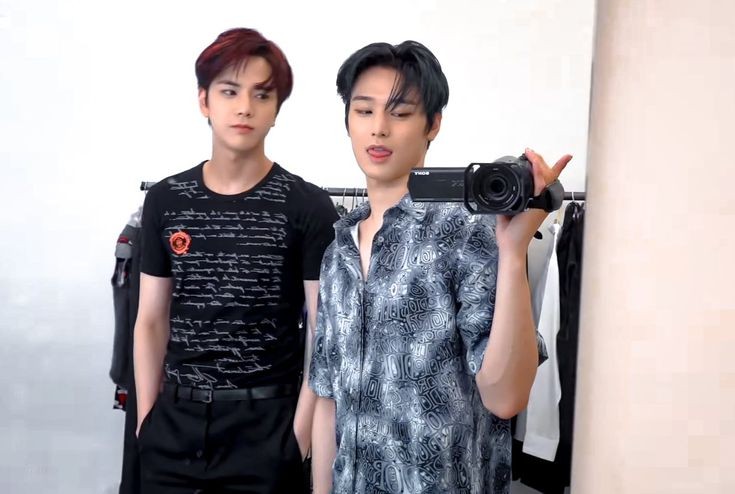 ︎ ︎

        touring the big apple 🌁

︎ ︎