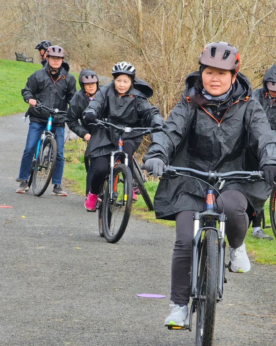 greenspacetrust's tweet photo. Absolutely brilliant Social Cycles session with @bridge8_hub and @valleyparkcommunitycentre.
#socialcycle #activetravel #nhslothian #burdiehouseburnvalleypark #burdiehouse https://t.co/YTzNJdKktO