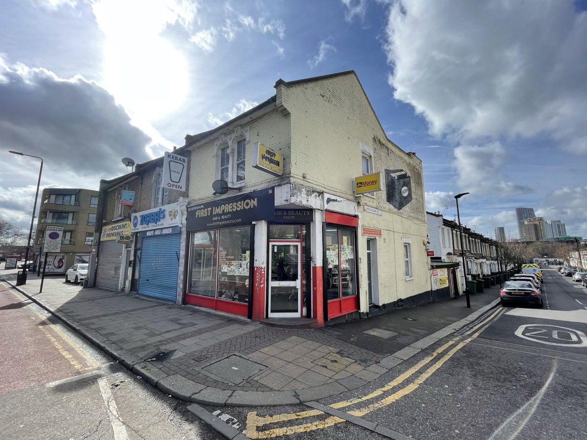 Dobbin_Sullivan's tweet photo. Now Available: 36 West Ham Lane. FOR SALE. Investment opportunity in Stratford with secure income across 2 commercial tenancies and an AST for a one bed flat. #stratf...  https://t.co/UAsuahM52g https://t.co/XvwvUvxZjy