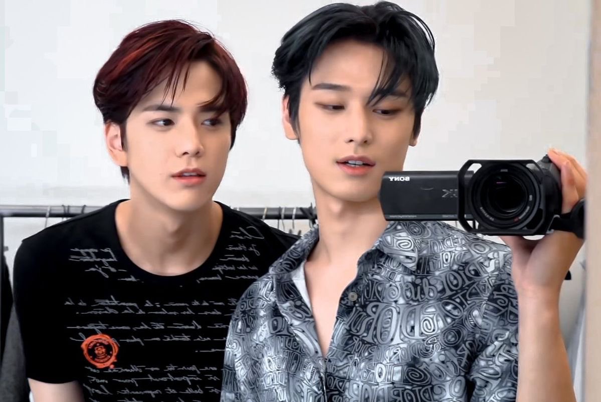 ⠀

               ﹫ shiigamura   ꗃ  new york city   42723 (🤝)
                kaleidoscope of loud heartbeats under coats
⠀