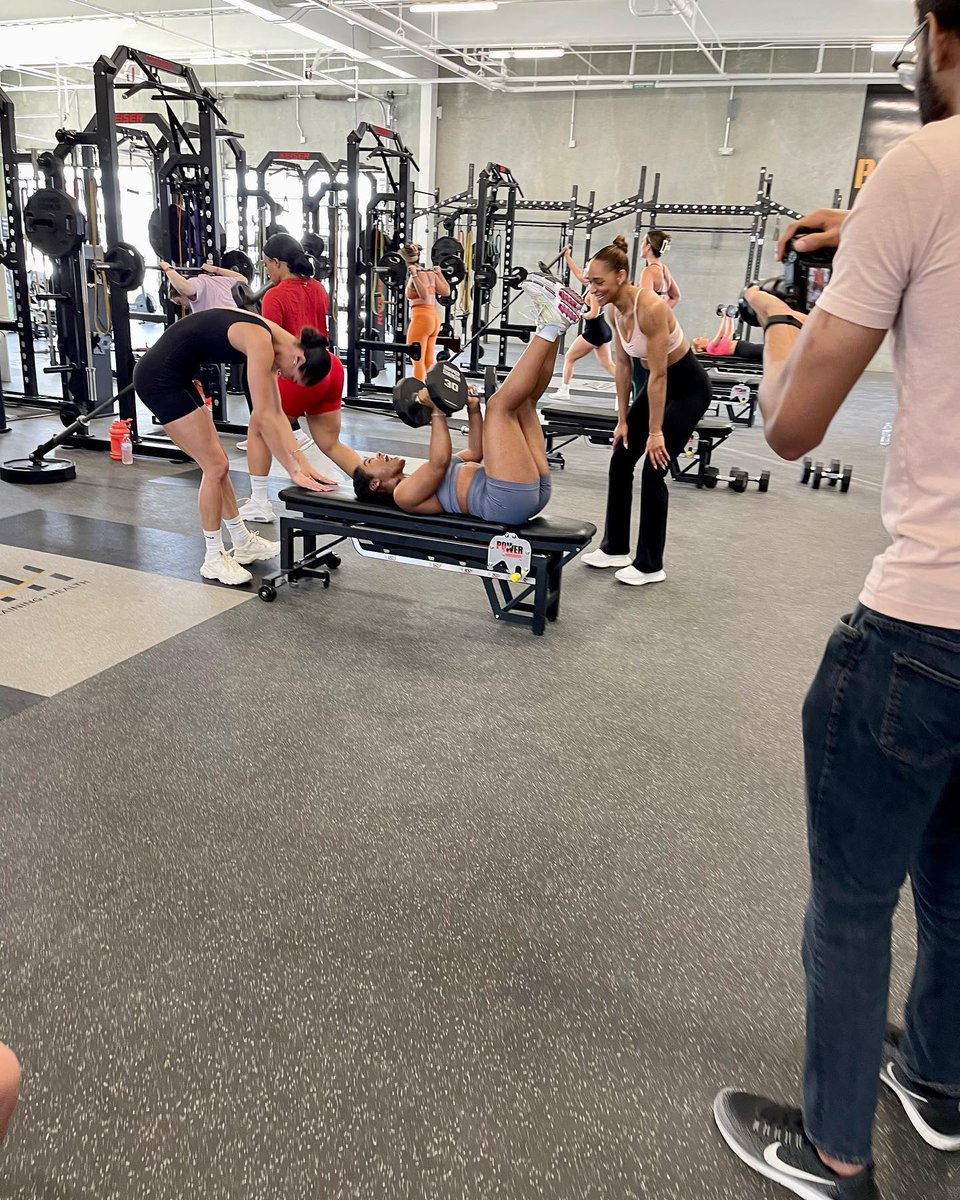 Athlete_TH's tweet image. ! 🧡
..
#REPOST  #📷 @ath_springklein 

WOMEN WHO LIFT:
The world needs strong women. Women who will lift and build others, women who live bravely, both tender and fierce, women of indomitable will.

#girlpower #corporateevents #womenpower #womenempowerment #WOMENWHOLIFT