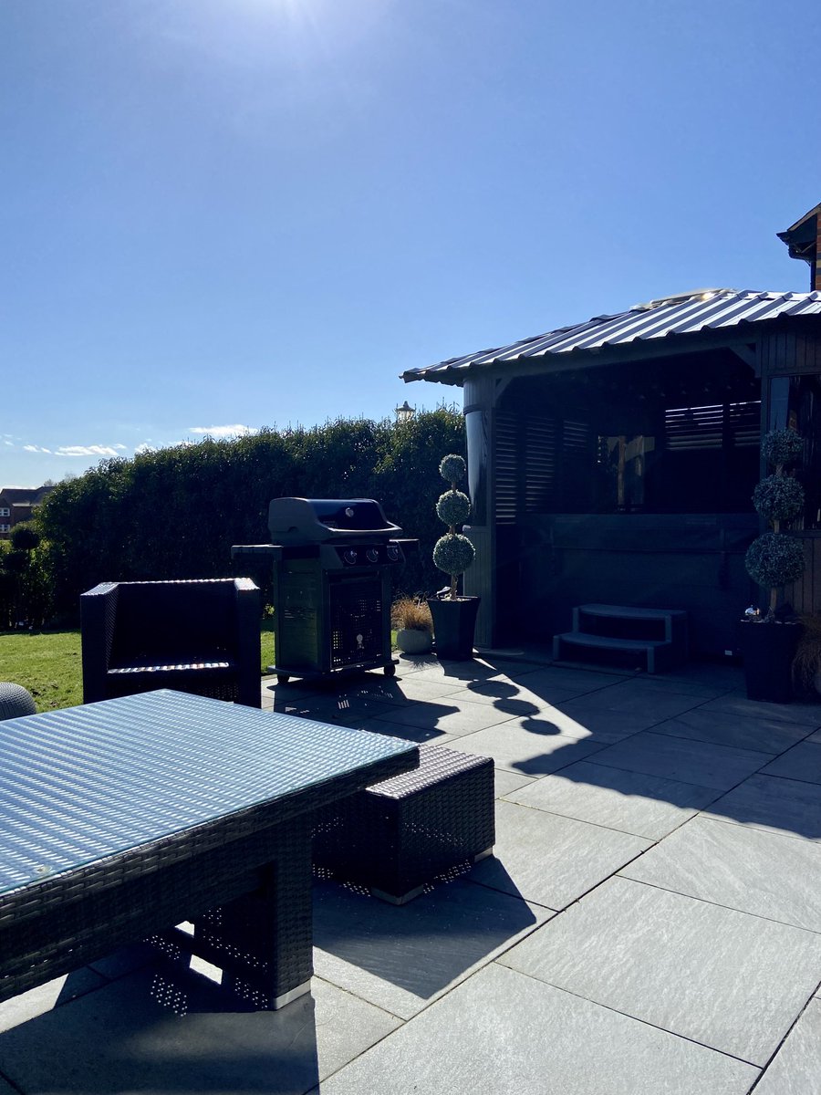 bevreilly22's tweet photo. First proper full day off with my husband for a while. Yep! I took him gardening and cleaning. First cut was rough but worth it. 🙌 Now x2 fifty somethings have sat down to admire the view…..and we can’t get up! #badbacks Now off to walk to school for Hollie….I hope!Bx #spring https://t.co/LxLSSQ6ne5
