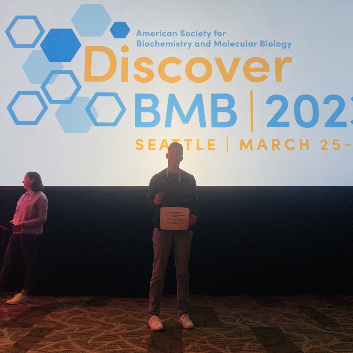 josarc's tweet photo. Shoutout to Diego A. Pomales Matos from @uprrp_biology @uprrp @theJARMlab for an Honorable Mention during #DiscoverBMB undergraduate poster competition! 🎉 https://t.co/pjPjgMn4Sj