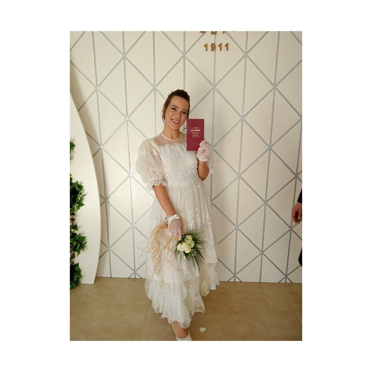 handedrama's tweet photo. Mrs. and Mr. Zamanov ♥️ https://t.co/qB4fd6cQYn