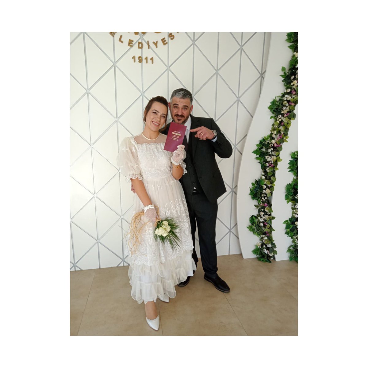 handedrama's tweet photo. Mrs. and Mr. Zamanov ♥️ https://t.co/qB4fd6cQYn