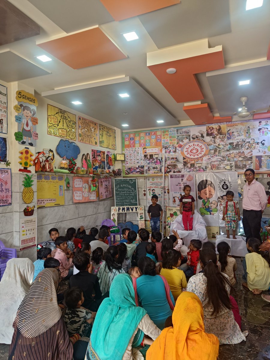 PoonamM80149112's tweet photo. Icds Kanjhawala
Awno63
Swasth Balak Balika Sapardha 
Prize distribution ceremony
With Block Co-ordinater   @AmitSharma_DWCD
@PoshanAbhiyaan
@smritiirani
@rashmisinghIAS 
@MinistryWCD 
@SamanvayWCD 
@PMOIndia 
@DM_NorthWest https://t.co/jrqkx54WCr