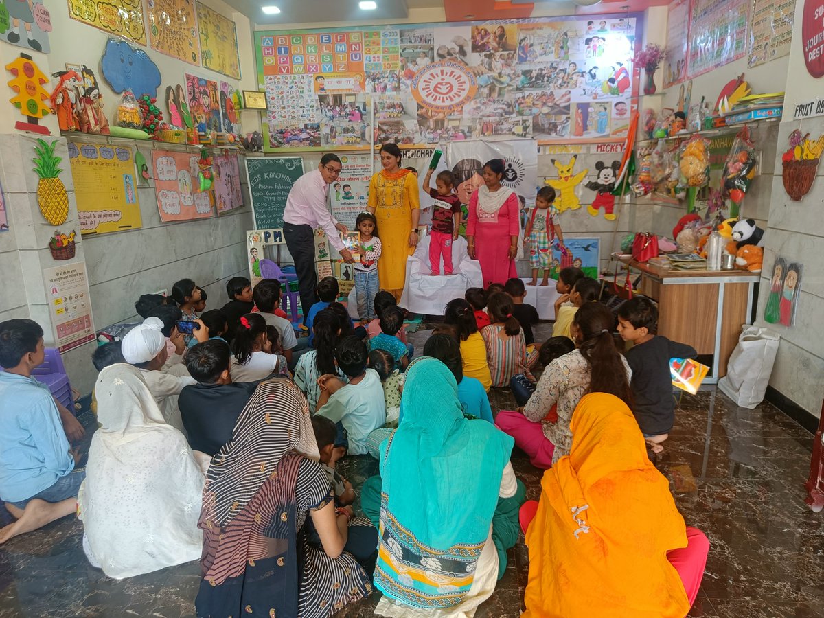 PoonamM80149112's tweet photo. Icds Kanjhawala
Awno63
Swasth Balak Balika Sapardha 
Prize distribution ceremony
With Block Co-ordinater   @AmitSharma_DWCD
@PoshanAbhiyaan
@smritiirani
@rashmisinghIAS 
@MinistryWCD 
@SamanvayWCD 
@PMOIndia 
@DM_NorthWest https://t.co/jrqkx54WCr